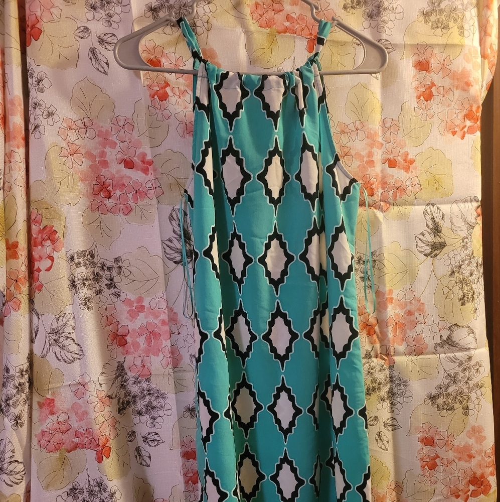 Crown & Ivy-Medium-Dress